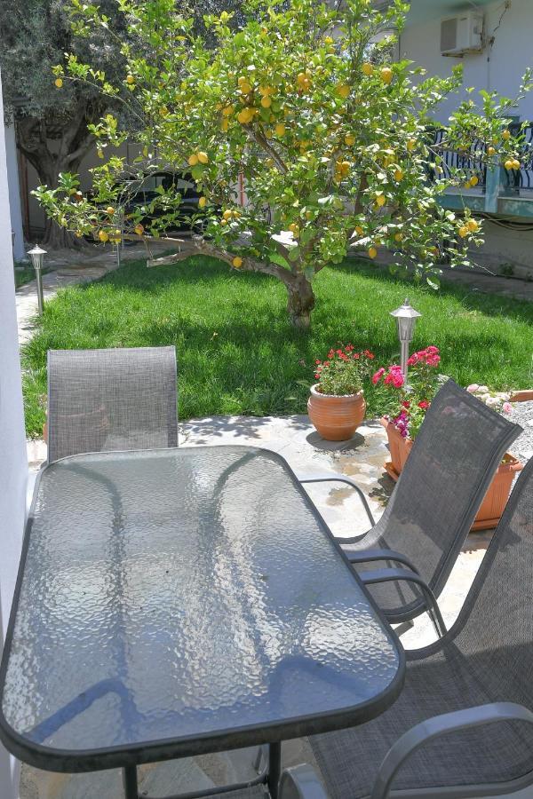 The Olive Garden House Charaki Exterior foto